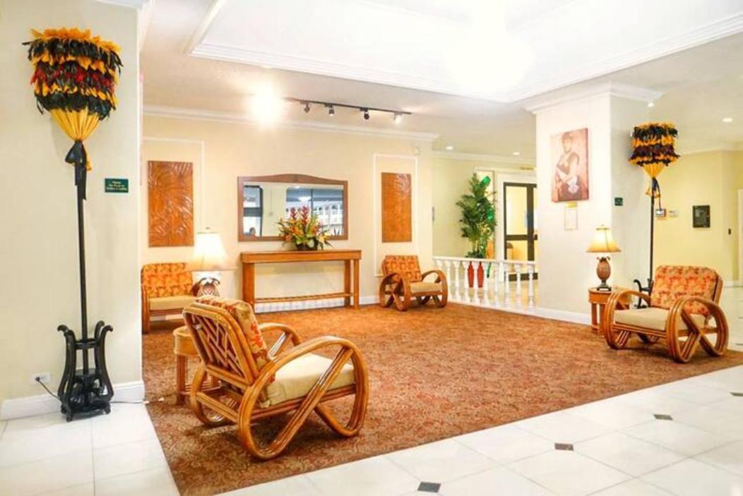 1508- Heart Of Waikiki With Kitchen-free Parking-king Bed-corner Unit Apartment *